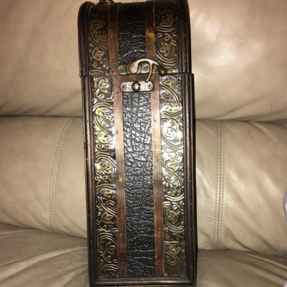 Wooden wine holder